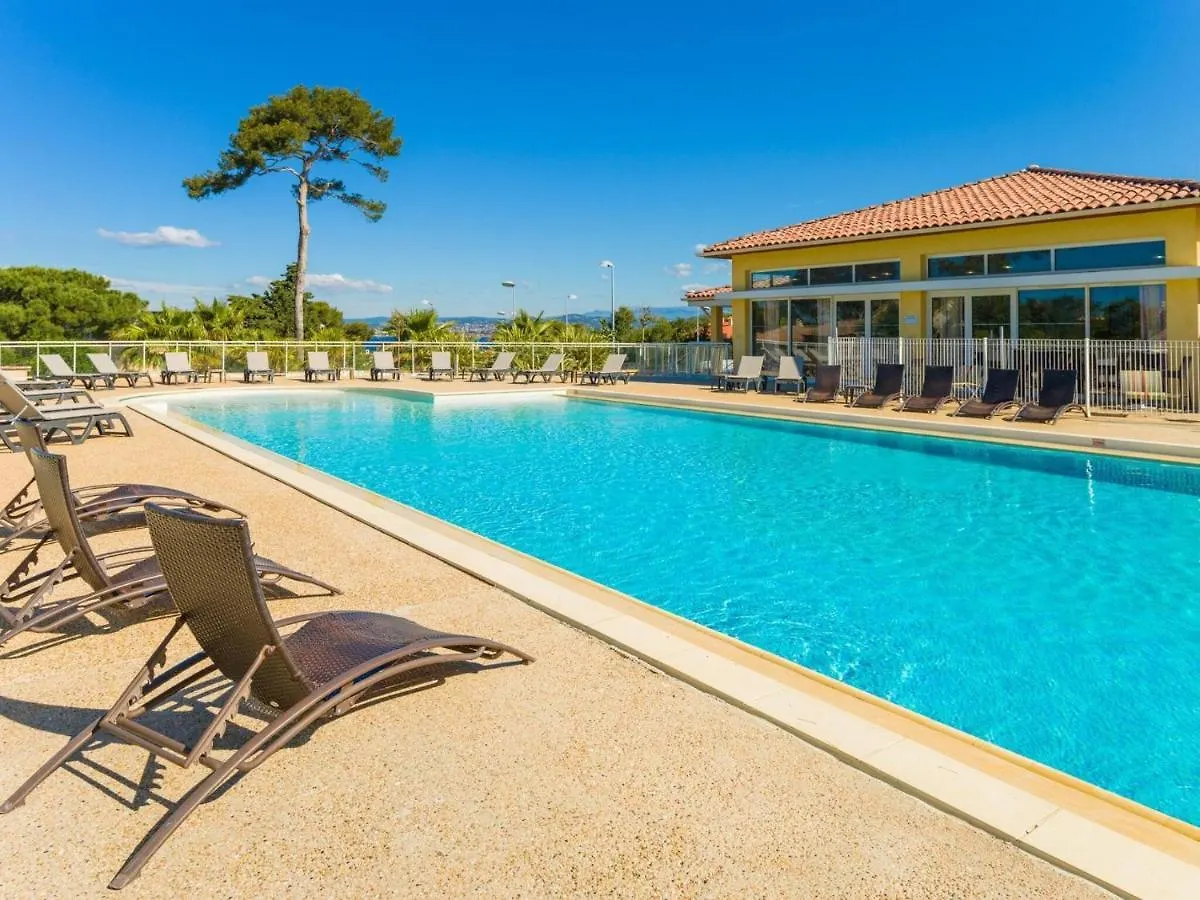 Apartment Holiday Home With Terrace Near The Sea Six-Fours-les-Plages France