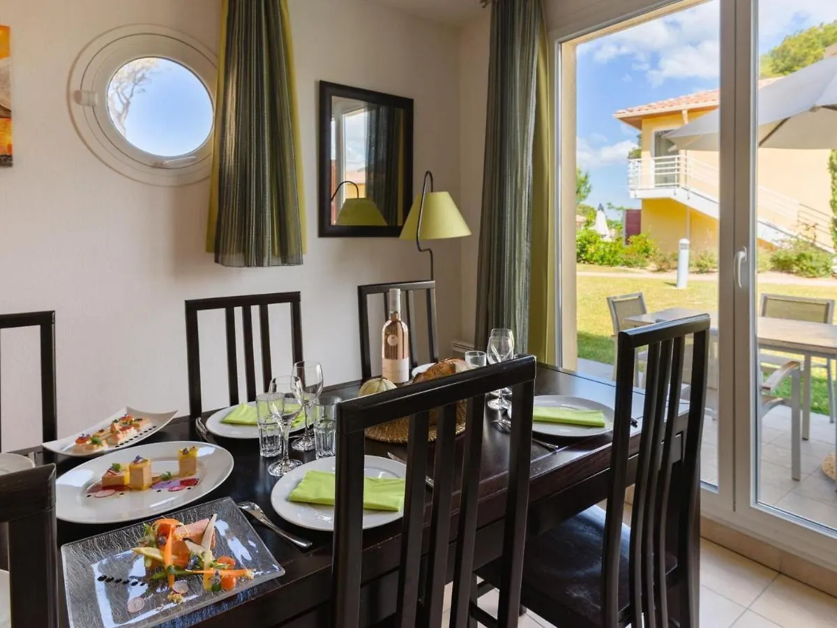 Holiday Home With Terrace Near The Sea Six-Fours-les-Plages